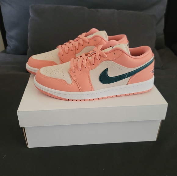 Sold🎊Jordan 1 low " Madder root" - Picture 2 of 5